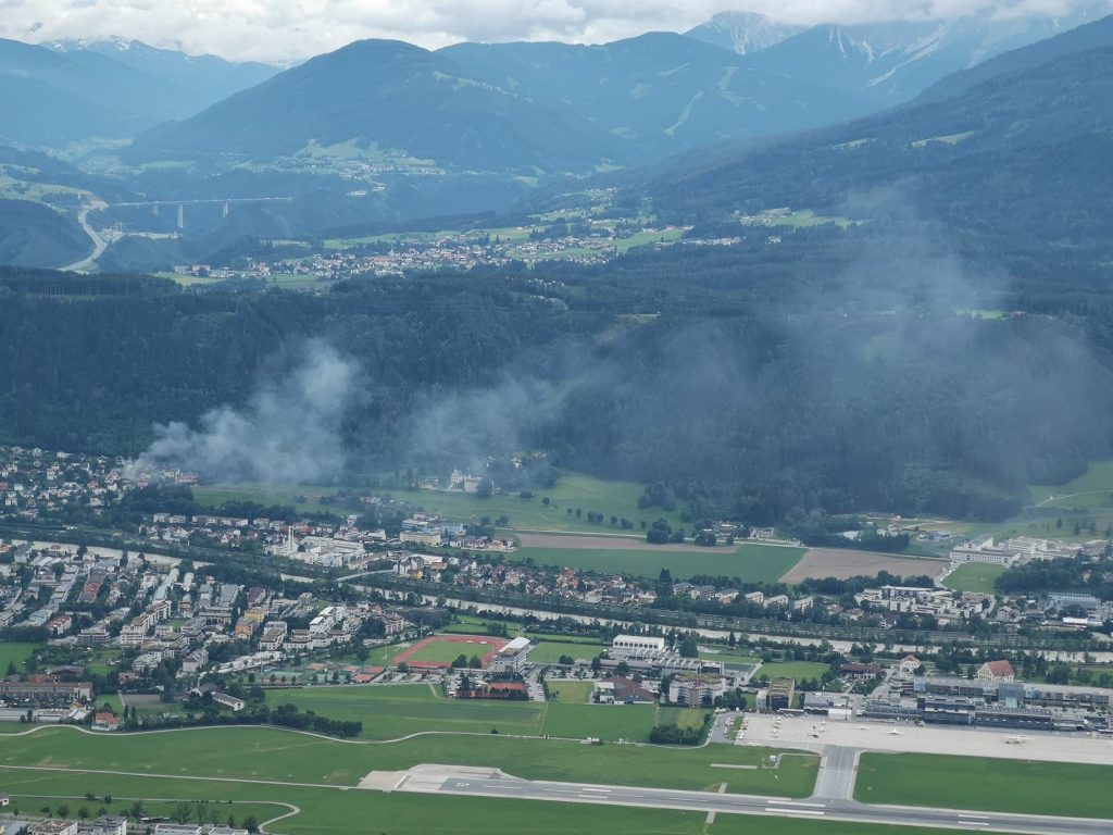 Brand in der Weißgattererstraße. Fotografiert vom Rauschbrunnen (c) Mario Zifreind