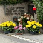 Kranzniederlegung am Kriegerdenkmal